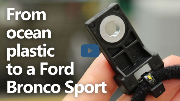 Un'immagine che mostra una clip per il cablaggio realizzata in plastica oceanica per la Ford Bronco Sport