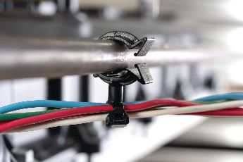 Clip per una gestione dei cavi flessibile: consentono l’instradamento di cavi e fili in qualsiasi direzione.