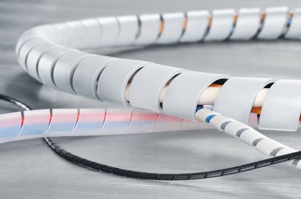 Spirale raccogli cavi bianca per applicazioni elettriche standard e la costruzione di quadri elettrici ed impianti