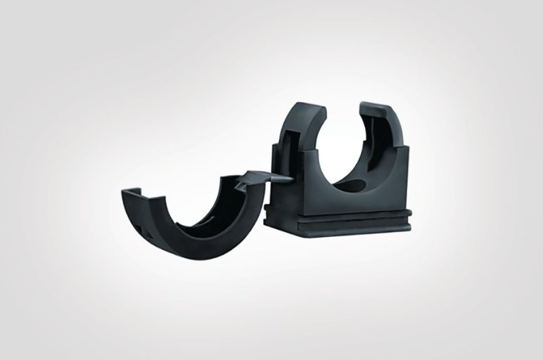 Clip per guaine corrugate