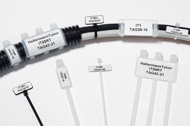 Fascette e targhette di identificazione con etichette adesive