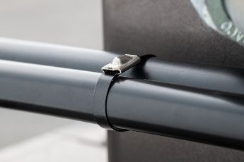 Fascette con rivestimento per prevenire la corrosione da contatto