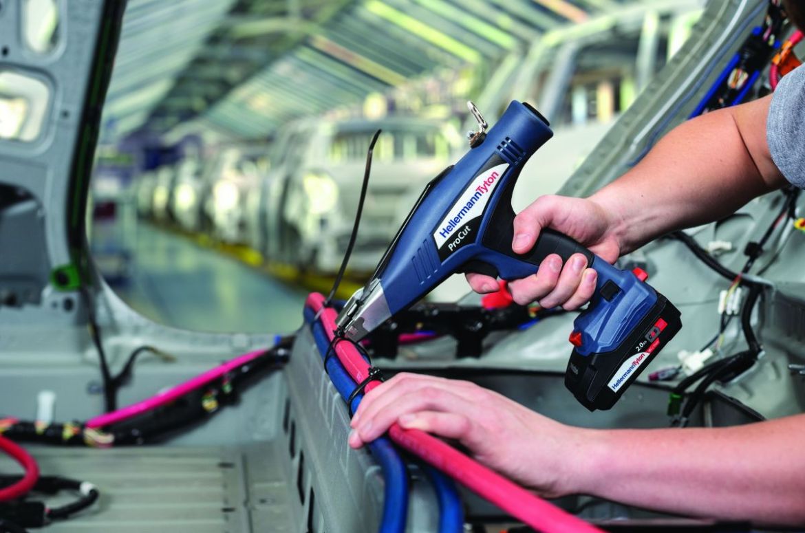 utensile manuale a batteria ProCut